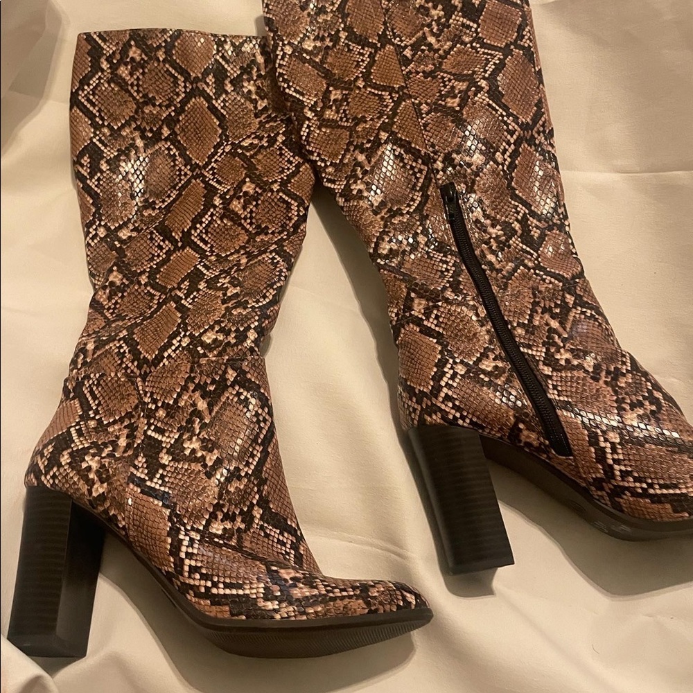 Boots - Picture 2 of 2